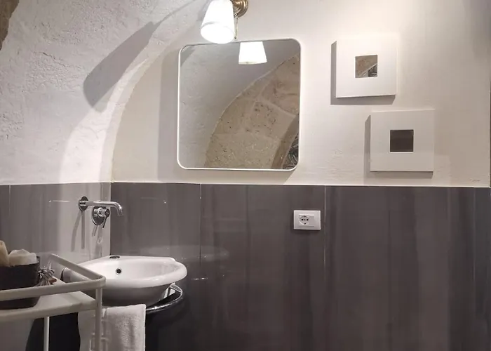 Indelli - Il Sottano 4* Monopoli